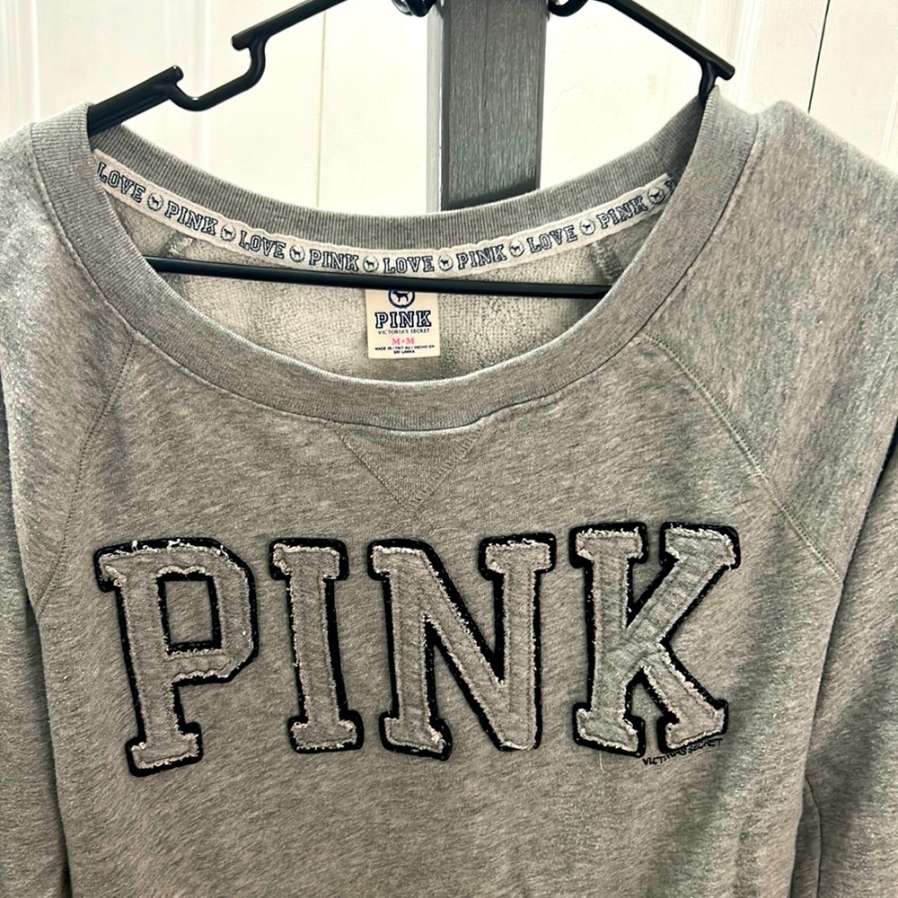 PINK Victoria’s Secret Medium long sleeve Sweat shirt. Great Condition